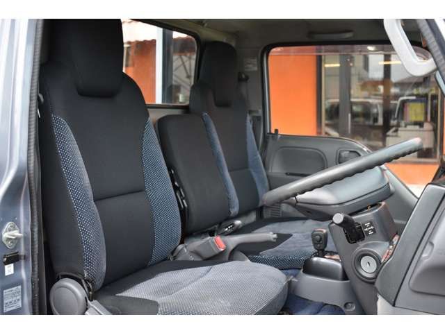 Isuzu ELF TRUCK 2012-11 17064-8