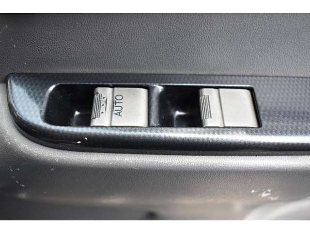 Isuzu ELF TRUCK 2012-11 17064-5