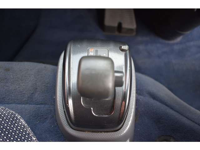Isuzu ELF TRUCK 2012-11 17064-11