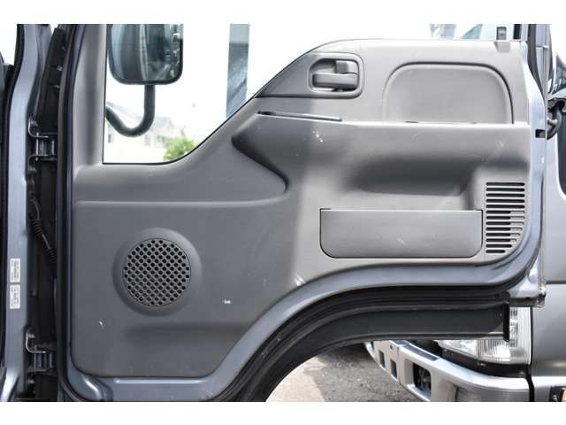 Isuzu ELF TRUCK 2012-11 17064-4