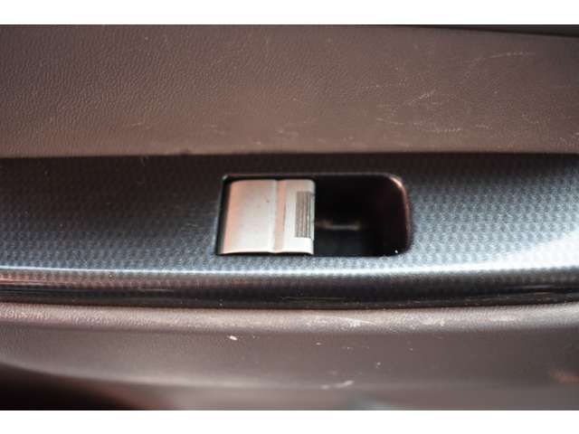 Isuzu ELF TRUCK 2012-11 17064-7