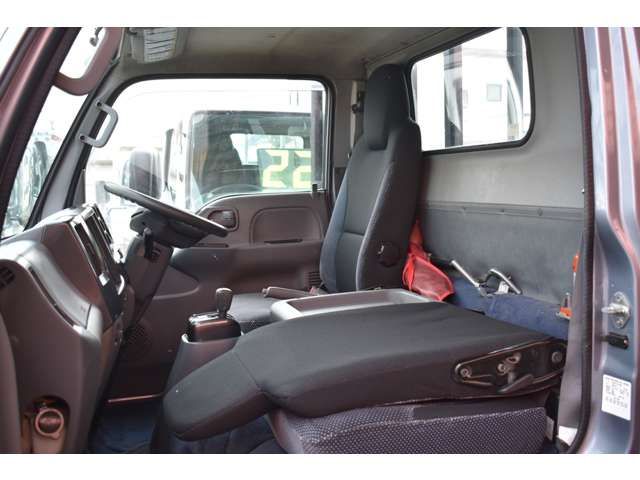 Isuzu ELF TRUCK 2012-11 17064-10