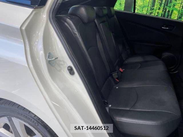 Toyota PRIUS 2017-07 366536-9