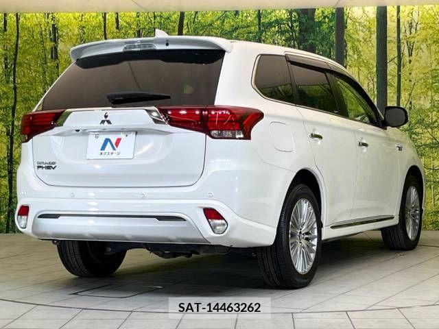 Mitsubishi OUTLANDER PHEV 2018-11 381805-17