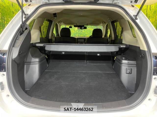 Mitsubishi OUTLANDER PHEV 2018-11 381805-10