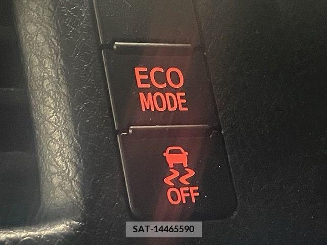 Toyota VOXY 2015-01 221001-16