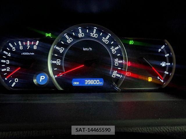 Toyota VOXY 2015-01 221001-7