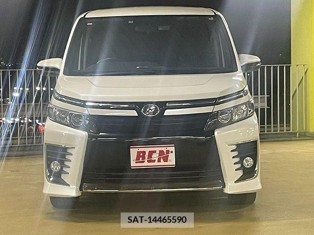 Toyota VOXY 2015-01 221001-5