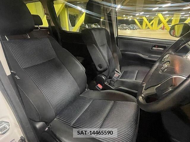 Toyota VOXY 2015-01 221001-3