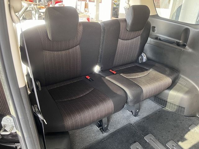 Nissan SERENA 2016-06 188641-25