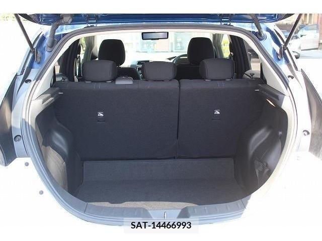 Nissan LEAF 2018-09 386870-17