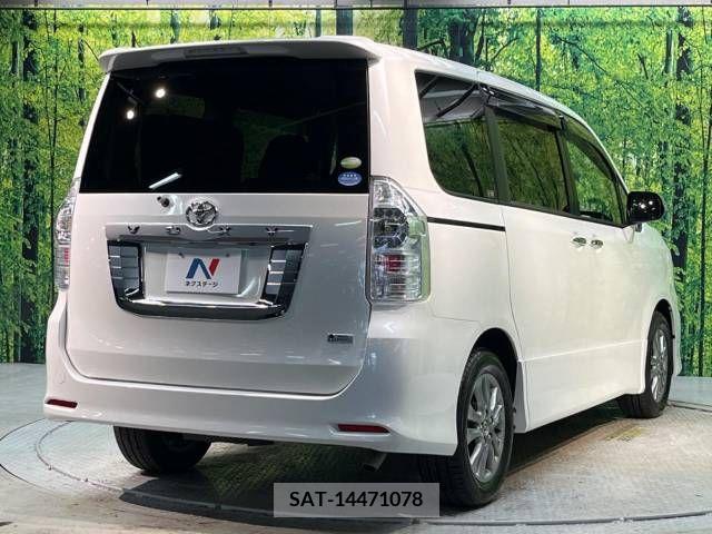 Toyota VOXY 2011-07 344804-18