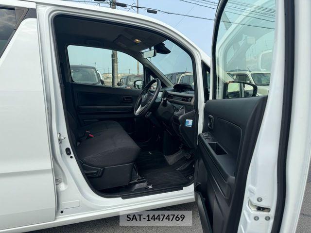 Mazda FLAIR 2020-03 214788-20