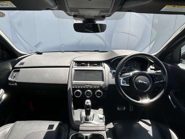 Jaguar E-PACE 2021-03 10176-6