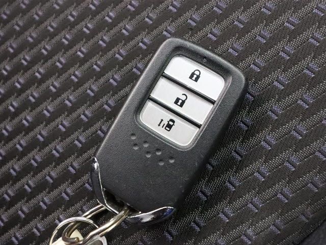 Honda e 2015-07 7870-26