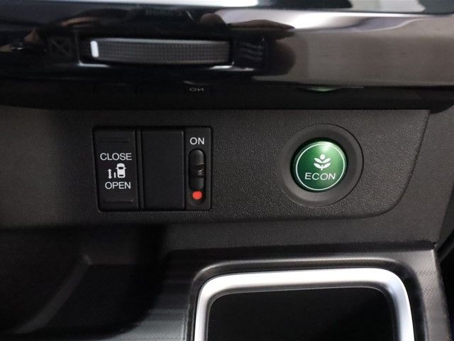 Honda e 2015-07 7870-11
