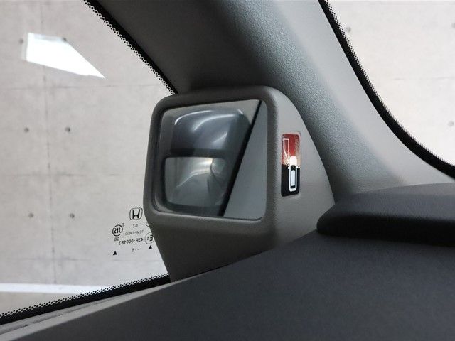 Honda e 2015-07 7870-10