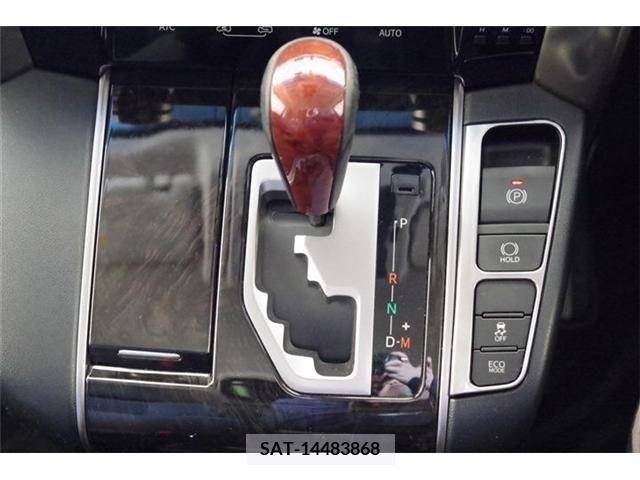 Toyota VELLFIRE 2017-04 209643-13