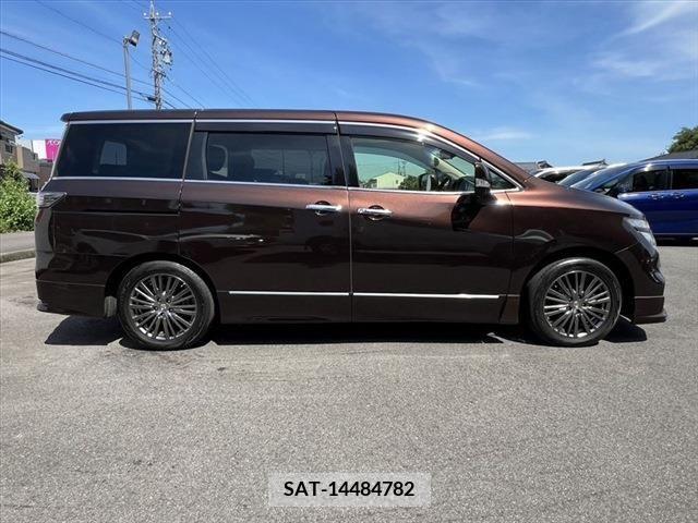 Nissan ELGRAND 2019-05 346089-16