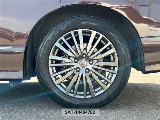 Nissan ELGRAND 2019-05 346089-28