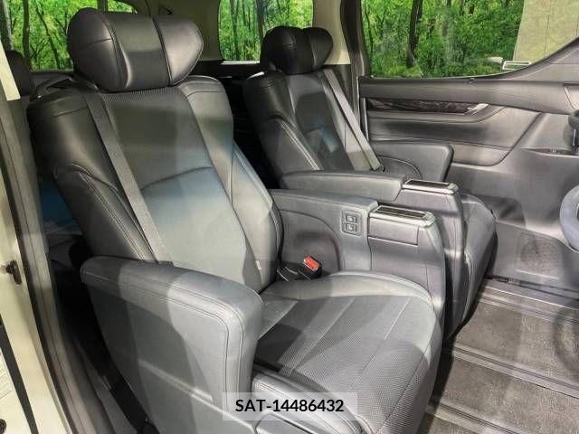 Toyota VELLFIRE 2018-12 369790-9