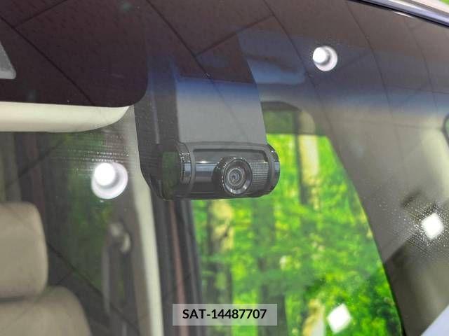 Honda N BOX 2018-10 278635-7
