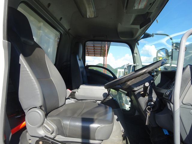 Isuzu FORWARD 2020-03 6871-24