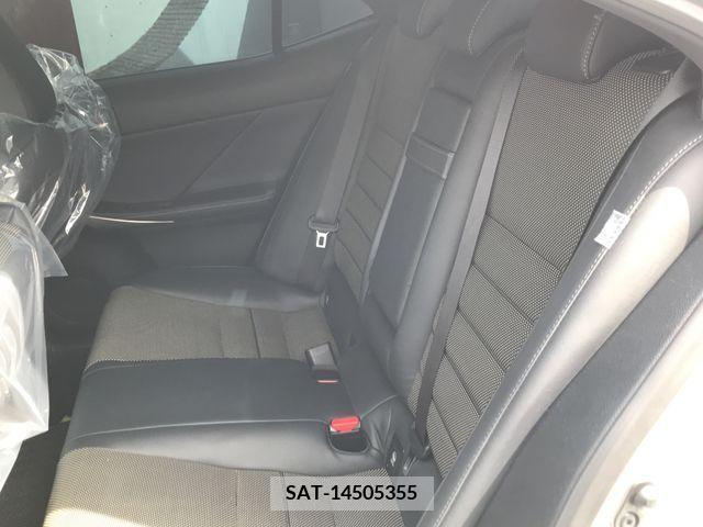 Lexus IS 2014-12 297918-21