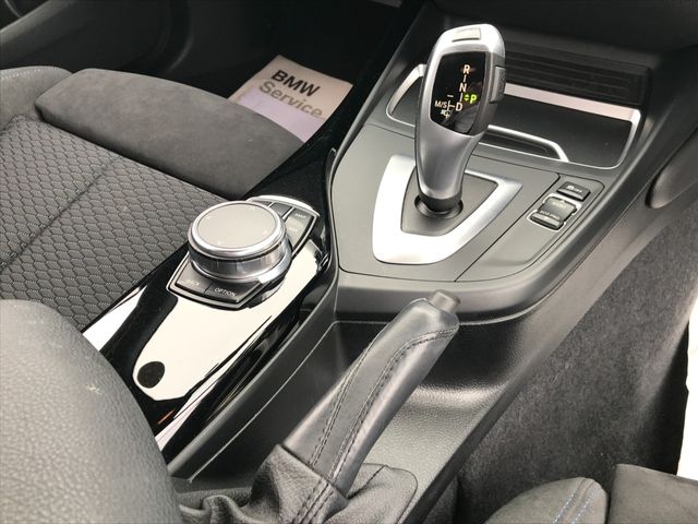 Bmw 1 SERIES 2018-05 11004-13