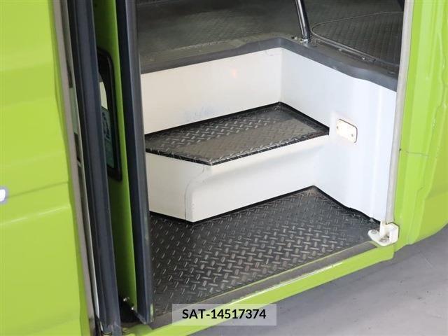 Toyota COASTER 2018-07 320347-16