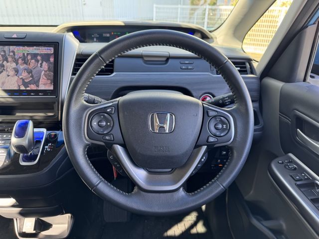 Honda FREED HYBRID 2017-09 195523-11
