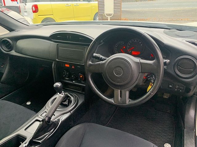 Toyota 86 2013-03 187205-1