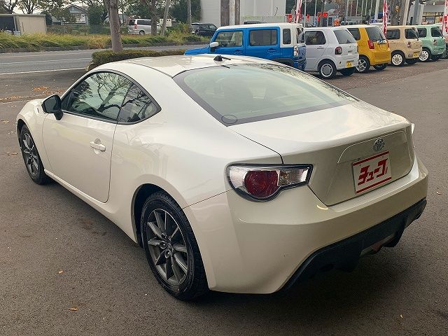 Toyota 86 2013-03 187205-8