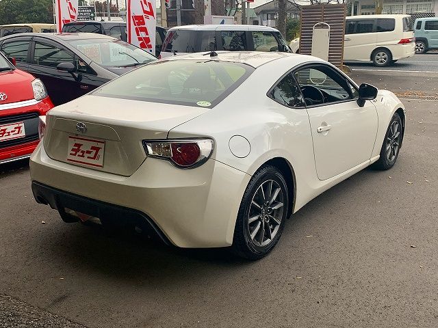 Toyota 86 2013-03 187205-2