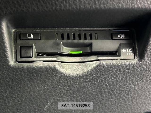 Toyota C-HR 2017-06 357760-7
