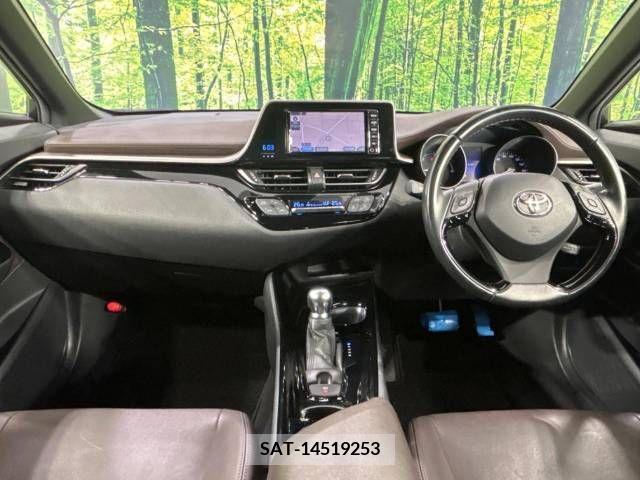 Toyota C-HR 2017-06 357760-1