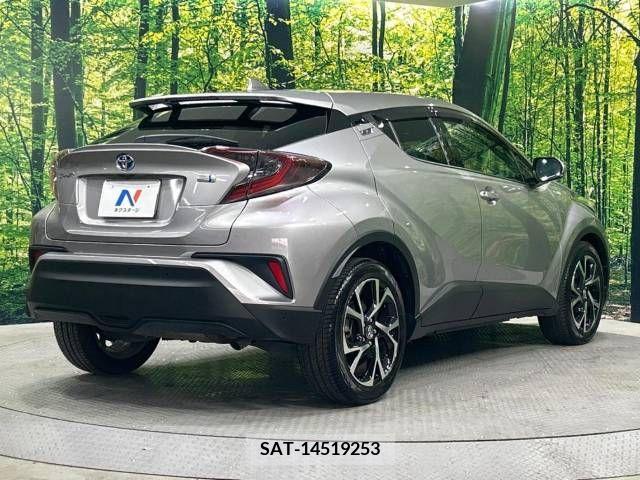 Toyota C-HR 2017-06 357760-16