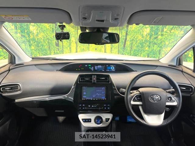 Toyota PRIUS 2018-10 281778-1