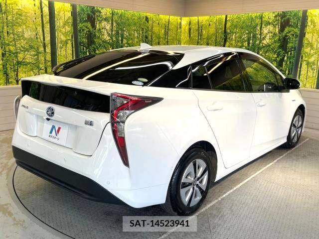 Toyota PRIUS 2018-10 281778-18