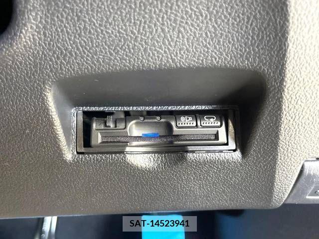 Toyota PRIUS 2018-10 281778-8