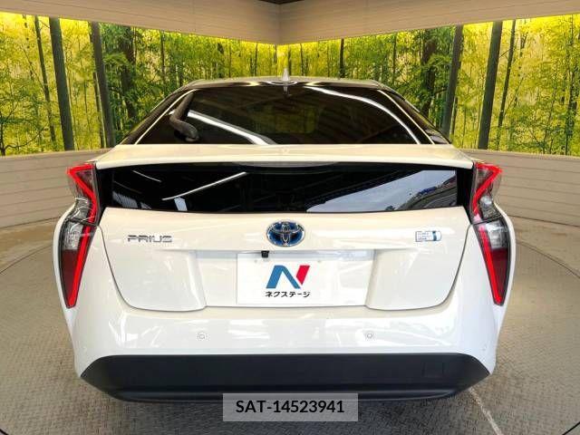 Toyota PRIUS 2018-10 281778-16
