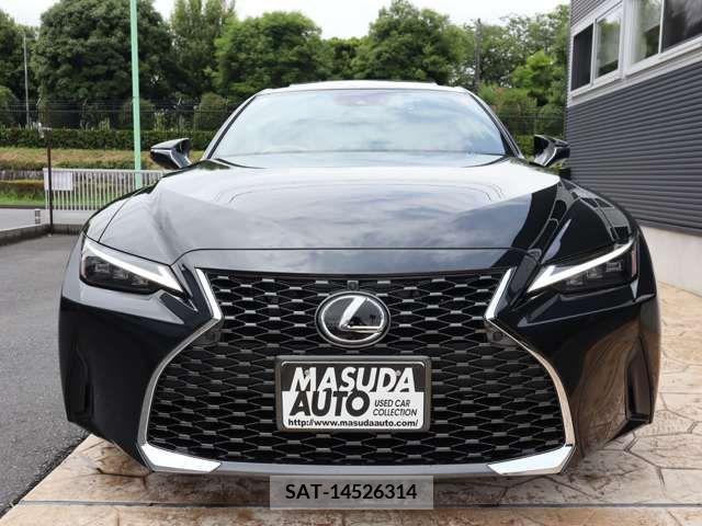 Lexus IS 2023-12 275420-1