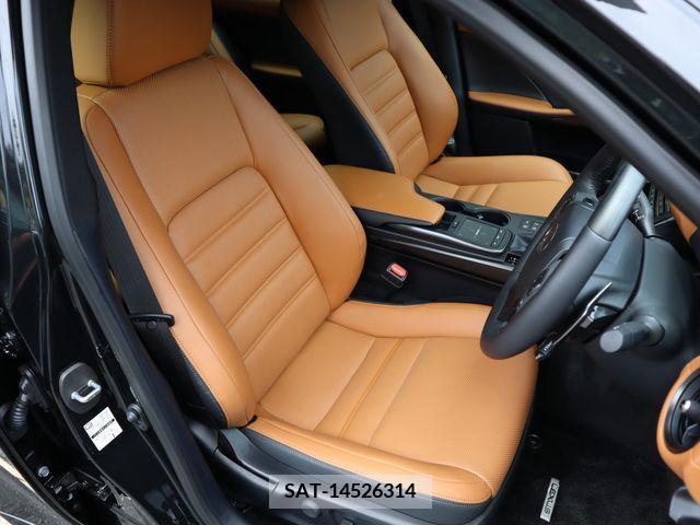 Lexus IS 2023-12 275420-8