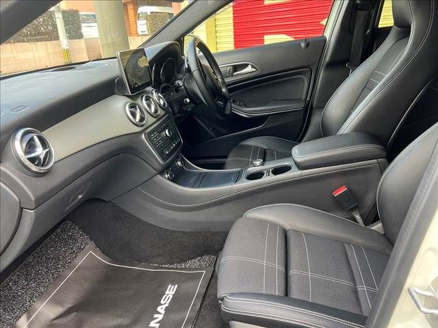 Mercedes Benz GLA-CLASS 2016-06 181429-6