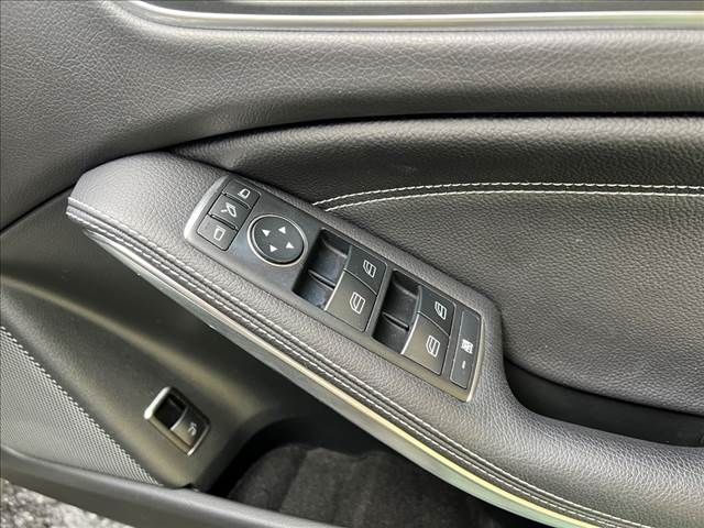 Mercedes Benz GLA-CLASS 2016-06 181429-12