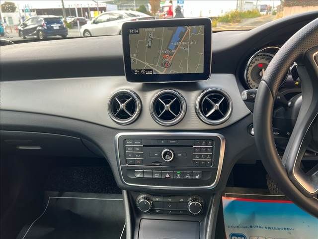 Mercedes Benz GLA-CLASS 2016-06 181429-10