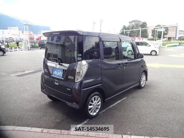 Nissan ROOX 2015-03 323776-1