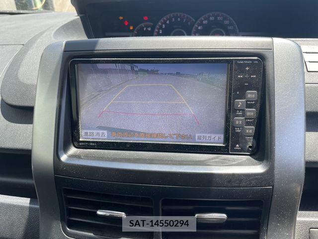 Toyota VOXY 2012-02 370374-15