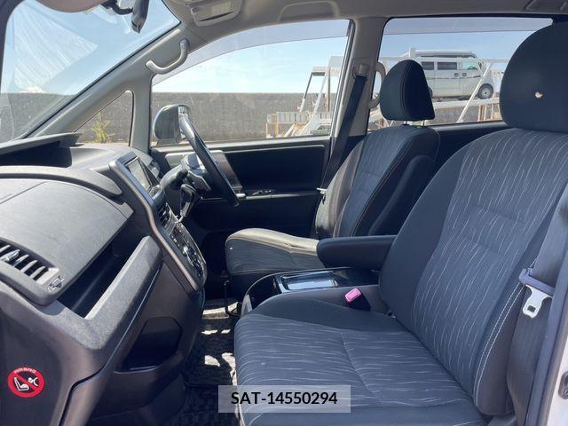 Toyota VOXY 2012-02 370374-9