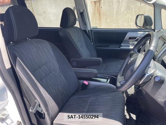 Toyota VOXY 2012-02 370374-8
